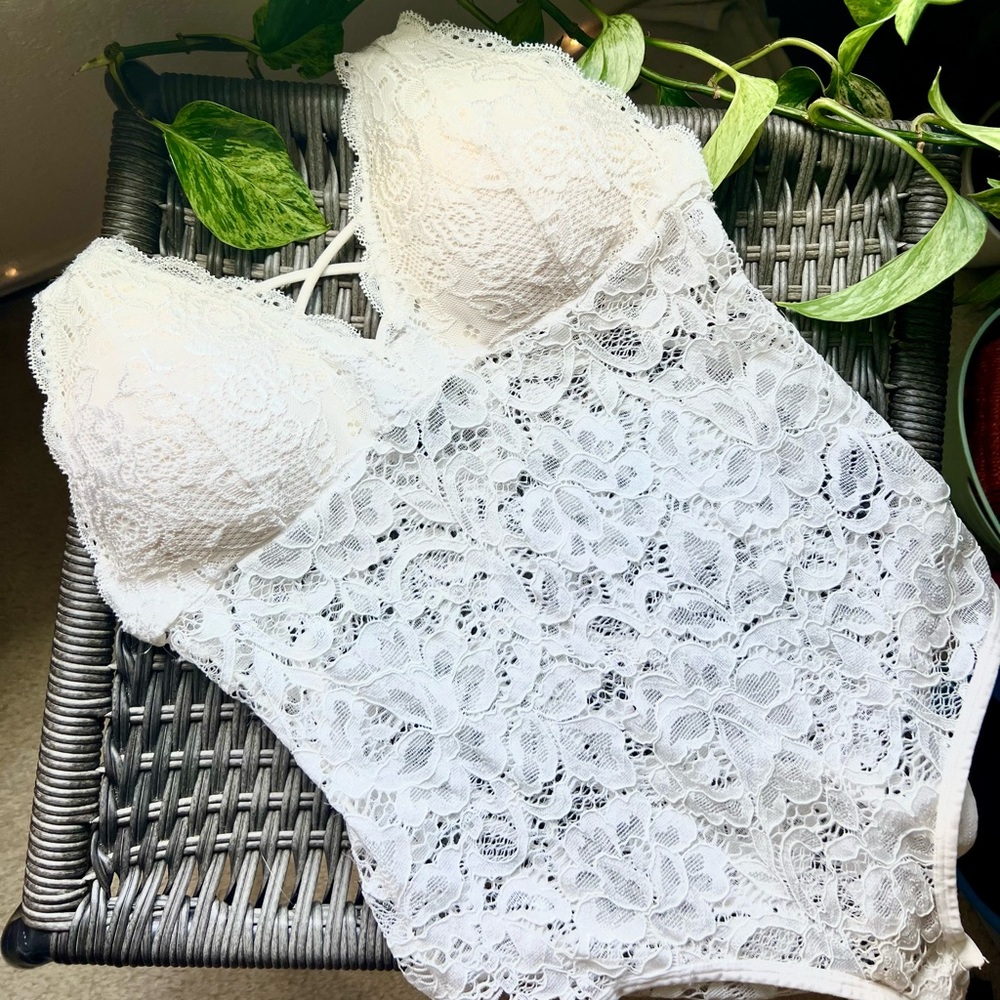 Boutique white lace body suit